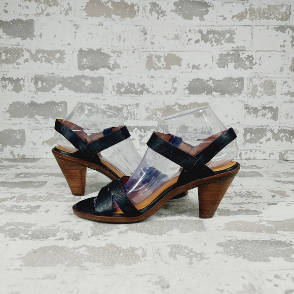 New Trask Saydee Leather Cone Heel Strappy  Sandals D147 - Picture 4 of 14